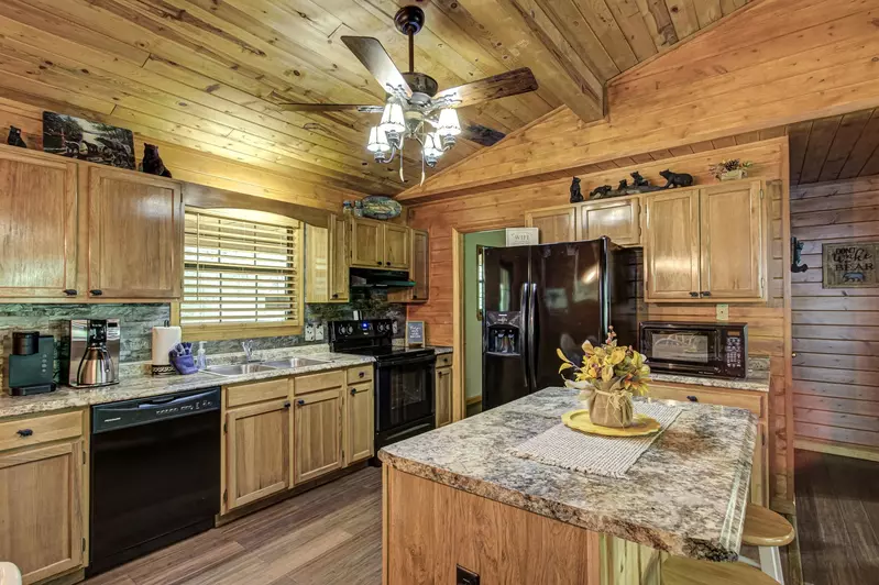 Create Smoky Mountain memories over breakfast for the family. Share your stories about the hike you took in the Great Smoky Mountains National Park.